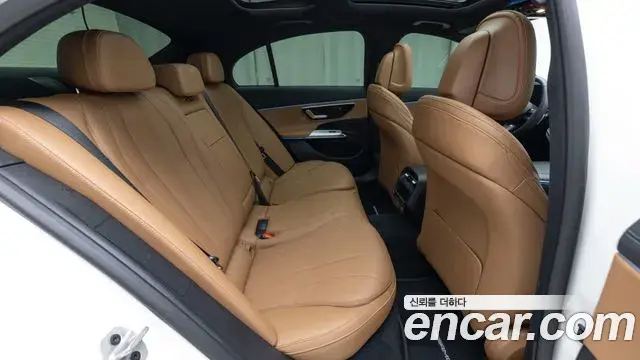 Mercedes-Benz E-Class 2026 — Photo 9/20