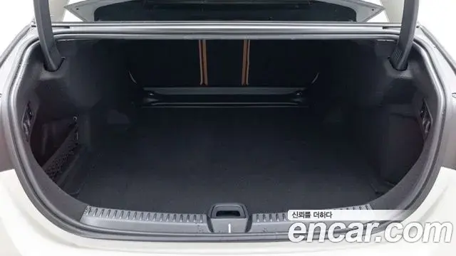 Mercedes-Benz E-Class 2026 — Photo 11/20