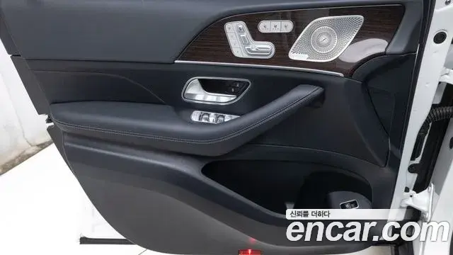 Mercedes-Benz GLE-Class 2026 — Фото 12/19