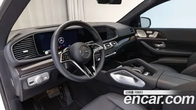 Mercedes-Benz GLE-Class 2026 — Фото 16/19
