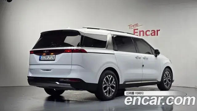 Kia Carnival 2022 — Фото 2/20