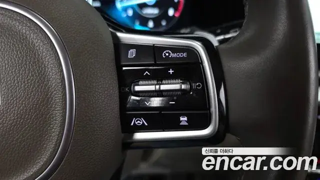 Kia Carnival 2022 — Şəkil 17/20