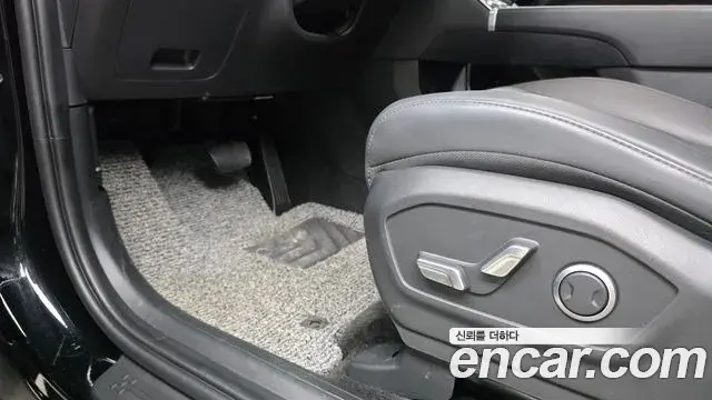 Hyundai Santa Fe 2025 — Фото 17/20