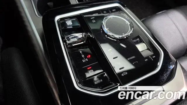 BMW 7 Series 2023 — Photo 9/20
