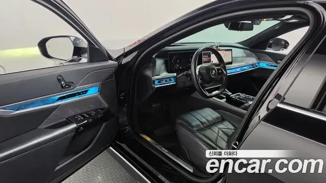 BMW 7 Series 2023 — Photo 10/20
