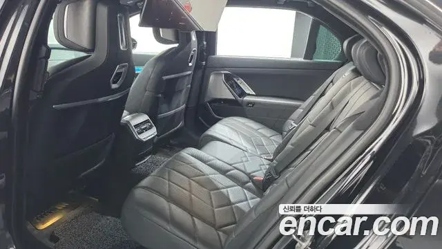BMW 7 Series 2023 — Photo 11/20