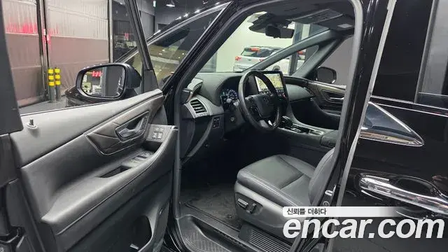 Toyota Alphard 2025 — Фото 10/20