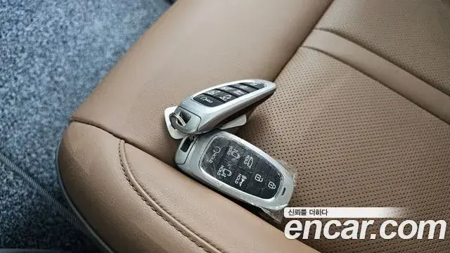 Hyundai Staria 2022 — Фото 16/20