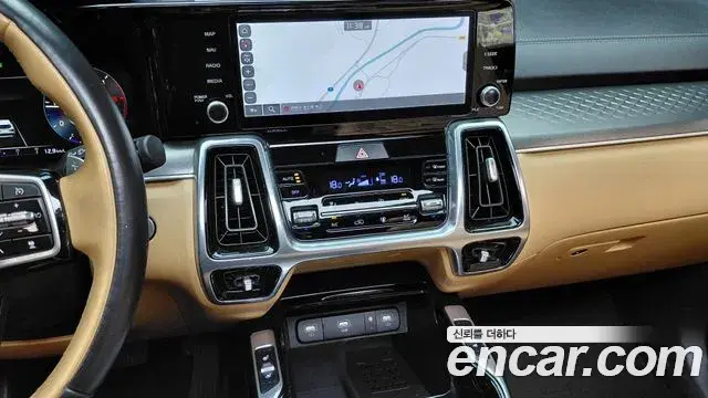Kia Sorento 2022 — ფოტო 10/32