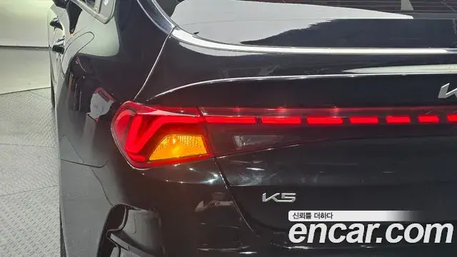 Kia K5 2023 — ფოტო 10/32