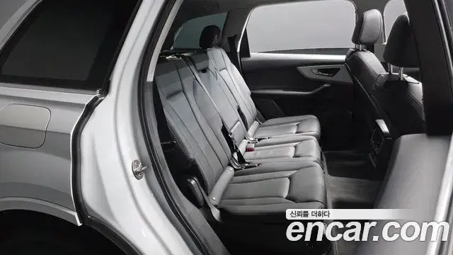 Audi Q7 2022 — Photo 11/20