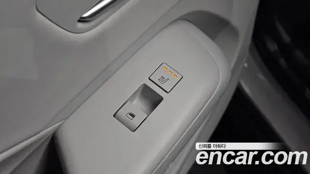 Hyundai Kona 2023 — Фото 18/20