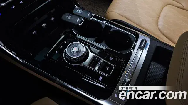 Kia Carnival 2022 — Photo 19/20
