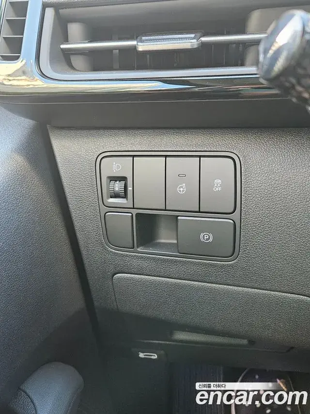 Hyundai Staria 2025 — Photo 14/20