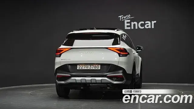 Kia Sportage 2021 — ფოტო 25/30