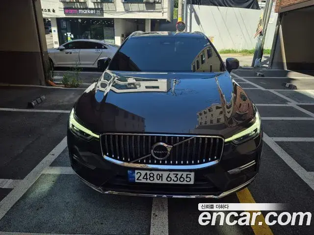 Volvo XC60 2023 — Фото 9/20