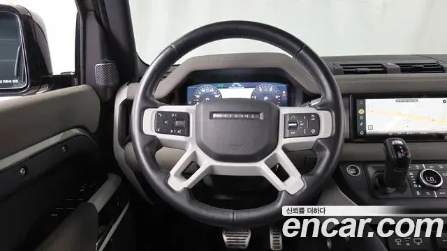Land Rover Defender 2020 — Фото 13/20