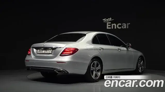 Mercedes-Benz E-Class 2018 — Фото 2/20