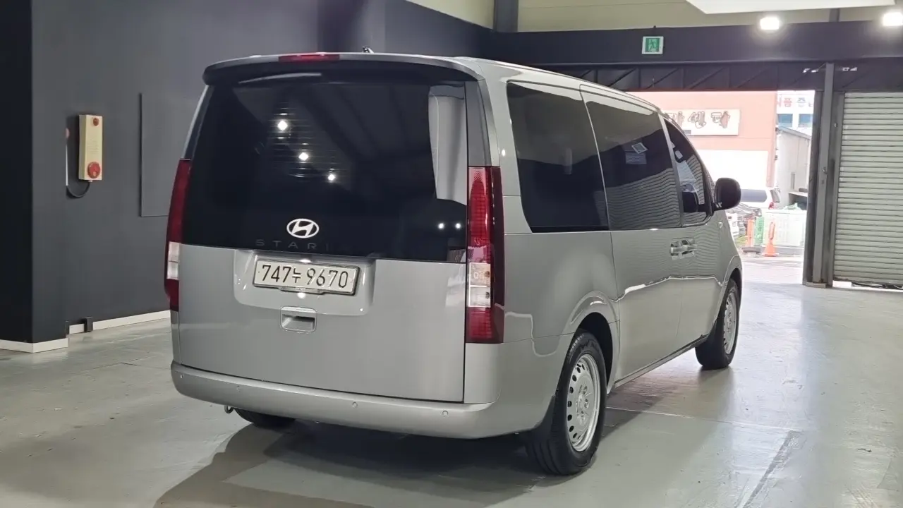 Hyundai Staria 2026 — Фото 1/17