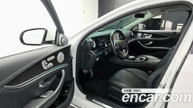 Mercedes-Benz E-Class 2020 — Фото 10/20