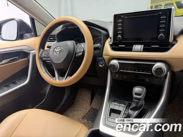 Toyota RAV4 2020 — Photo 13/20