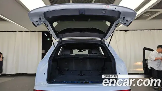 Audi Q7 2021 — Фото 19/20