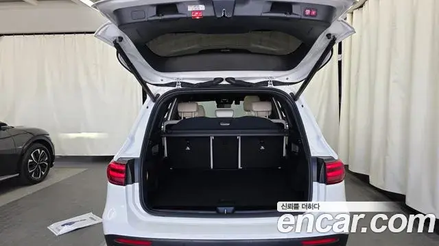 Mercedes-Benz GLB-Class 2024 — Фото 20/20