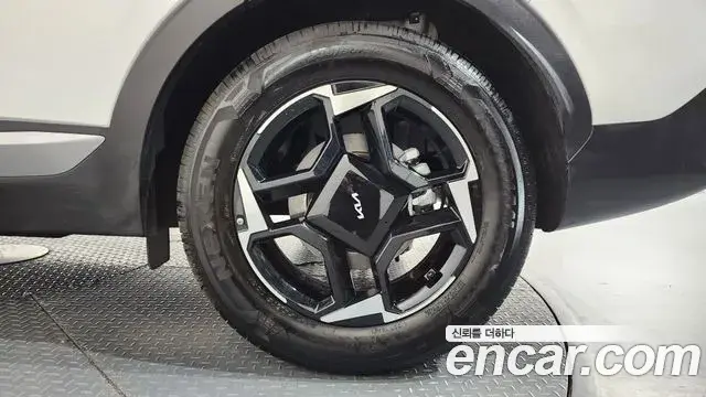Kia Sportage 2025 — Photo 3/33