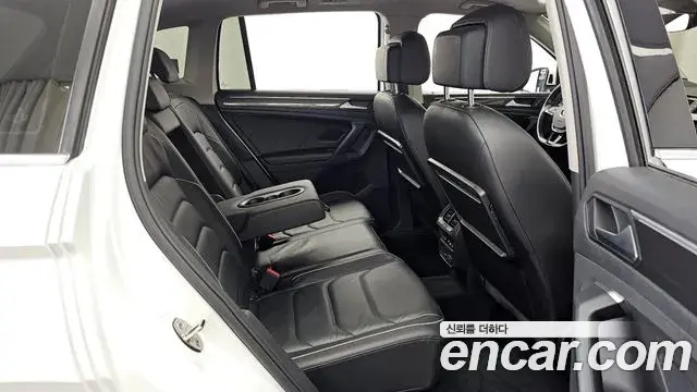 Volkswagen Tiguan 2020 — Şəkil 12/20