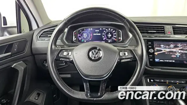 Volkswagen Tiguan 2020 — Şəkil 13/20
