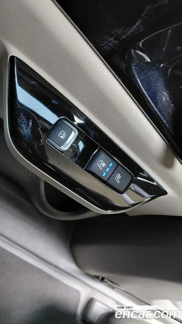 Kia Carnival 2023 — Photo 3/32