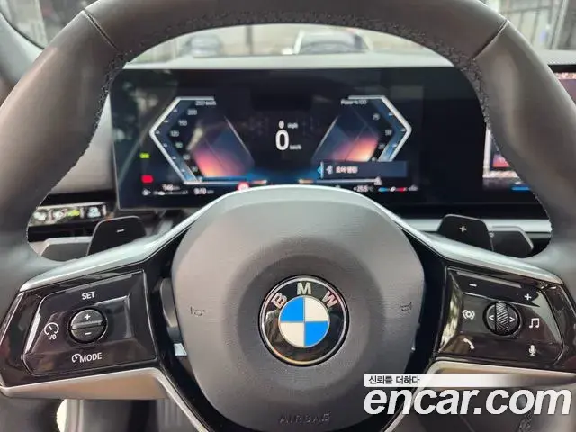 BMW 5 Series 2023 — Photo 7/20