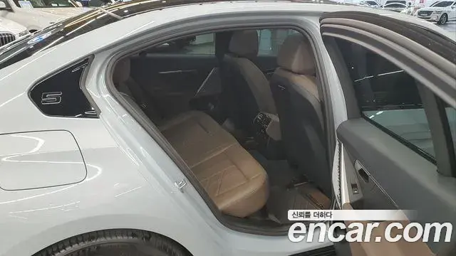 BMW 5 Series 2024 — Photo 12/20
