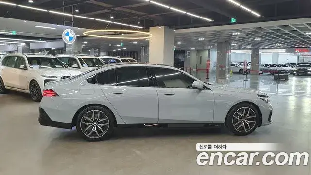 BMW 5 Series 2024 — Photo 20/20