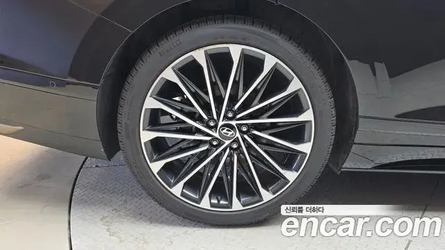 Hyundai Grandeur 2023 — Photo 5/20
