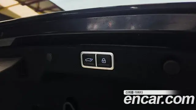 Hyundai Grandeur 2023 — Photo 19/20