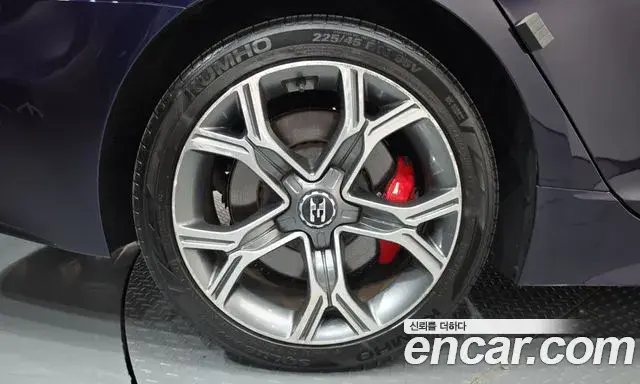 Kia Stinger 2019 — Photo 5/20