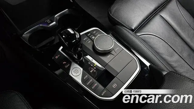 BMW 1 Series 2021 — Şəkil 9/20