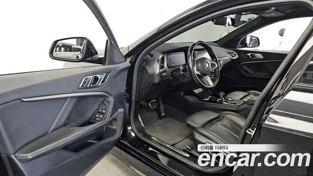 BMW 1 Series 2021 — Şəkil 10/20