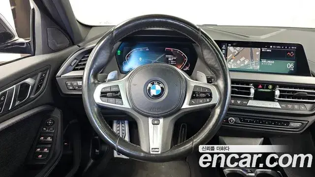 BMW 1 Series 2021 — Şəkil 13/20