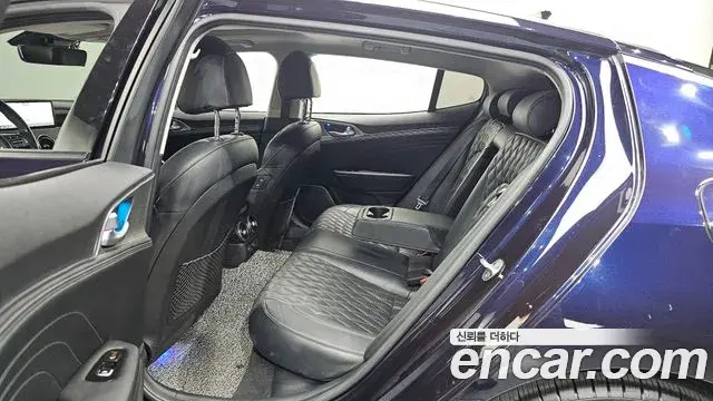 Kia Stinger 2021 — Photo 12/20