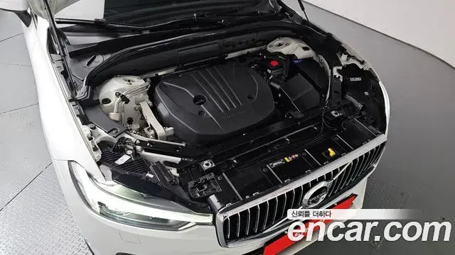 Volvo XC60 2021 — Photo 6/20