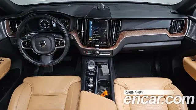 Volvo XC60 2021 — Photo 7/20