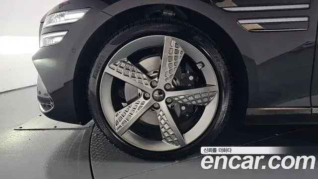 Genesis Electrified G80 2025 — Photo 5/20