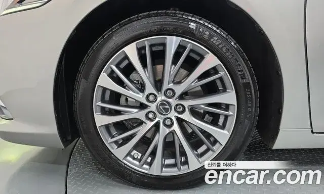 Lexus ES300h 2019 — Şəkil 4/20