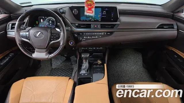 Lexus ES300h 2019 — Şəkil 9/20