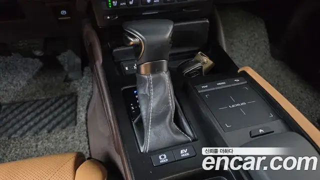 Lexus ES300h 2019 — Şəkil 7/20