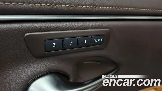 Lexus ES300h 2019 — Şəkil 16/20