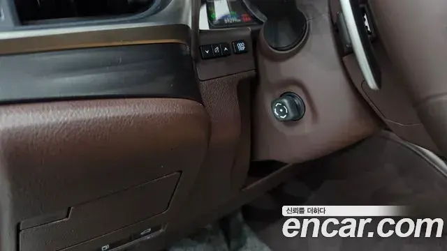 Lexus ES300h 2019 — Şəkil 19/20