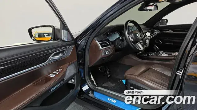 BMW 7 Series 2018 — Photo 9/20